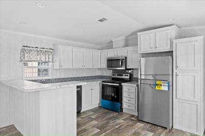 Photo 3 of 13 of home located at 414 N Ridgewood Avenue Edgewater, FL 32132
