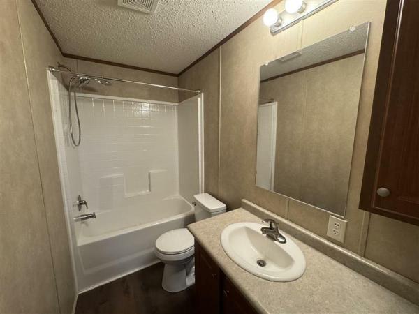 2018 LH168032LF  Home