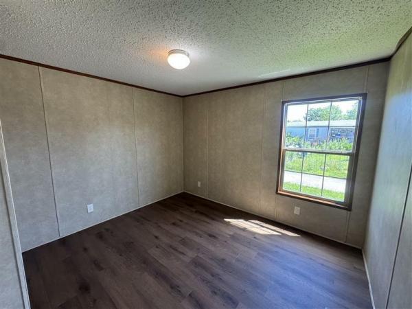 2018 LH168032LF  Home