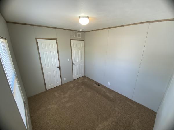 2017 	38SLT28443AH17  Home