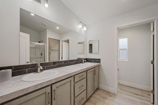 2024 220C028523B  Home
