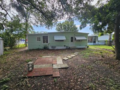 Photo 3 of 4 of home located at 7501 142Nd Largo, FL 33771