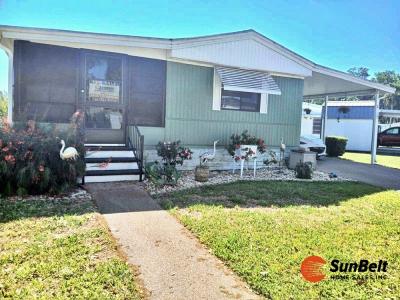 Photo 3 of 23 of home located at 1026 Lakeshore Drive Wildwood, FL 34785