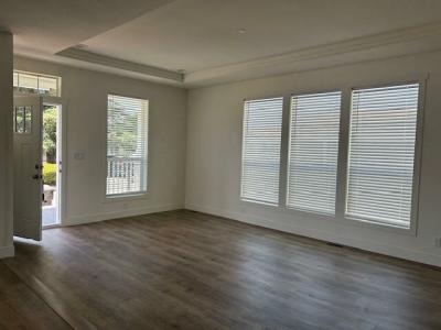 Photo 4 of 48 of home located at 15455 Glenoaks Blvd. #450 Sylmar, CA 91342