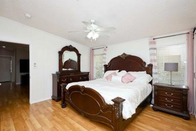 Mobile Home at 11300 Rexmere Blvd, #18/9-Pl Fort Lauderdale, FL 33325