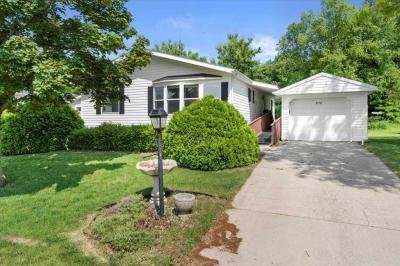 Photo 1 of 6 of home located at 658 Park Ridge Rd Waterford, WI 53185