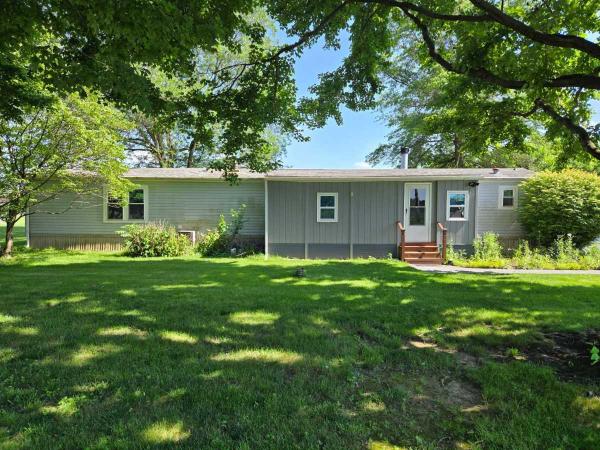 Photo 1 of 2 of home located at 2328 Rockvale Rd Lancaster, PA 17602