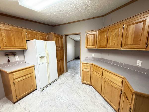 2000 REDMAN Manufactured Home