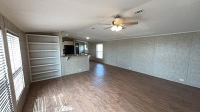 Photo 3 of 25 of home located at 698 Forest Creek Rd Devine, TX 78016
