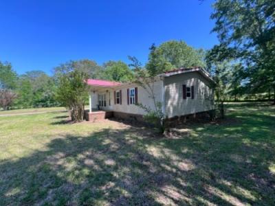 Mobile Home at 352 County Road 510 Corinth, MS 38834