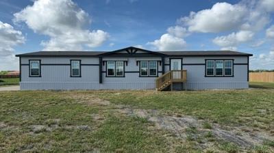 Mobile Home at 438 Cr 679 Natalia, TX 78059