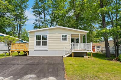 Photo 2 of 8 of home located at 518 Canterbury Dr Exeter, NH 03833