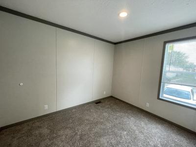 Photo 5 of 8 of home located at 4976 Finchley Ct Sterling Heights, MI 48310