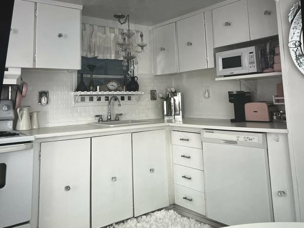 1971 FREE FF10267E Mobile Home