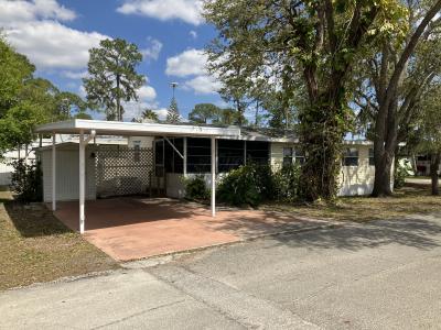 Photo 3 of 13 of home located at 10404 Hwy 27, Lot#41 Frostproof, FL 33843