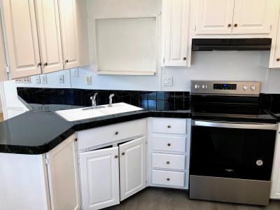 Photo 5 of 13 of home located at 10404 Hwy 27, Lot#41 Frostproof, FL 33843