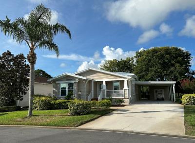 Photo 2 of 23 of home located at 1130 West Lakeview Drive Sebastian, FL 32958