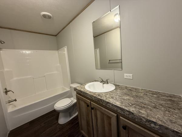 2017 	38SLT28443AH17  Home