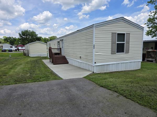 Photo 1 of 2 of home located at 202 Robin Dr Elsmere, KY 41018