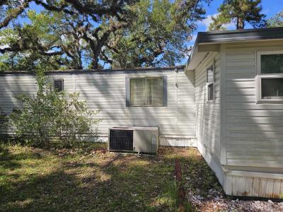 Photo 2 of 15 of home located at 9901 SE Hwy 314 Lot B15 Silver Springs, FL 34488
