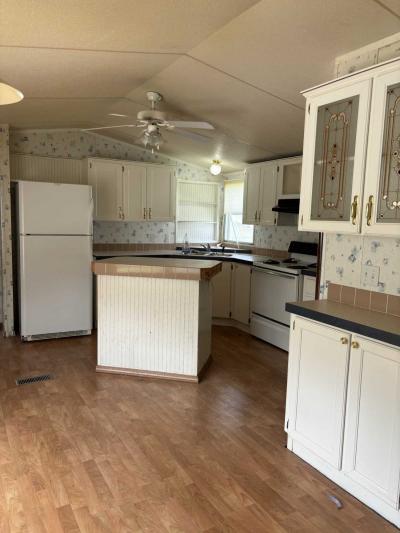 Photo 4 of 8 of home located at 1610 E. Robinson Rd. #36 Knoxville, IA 50138