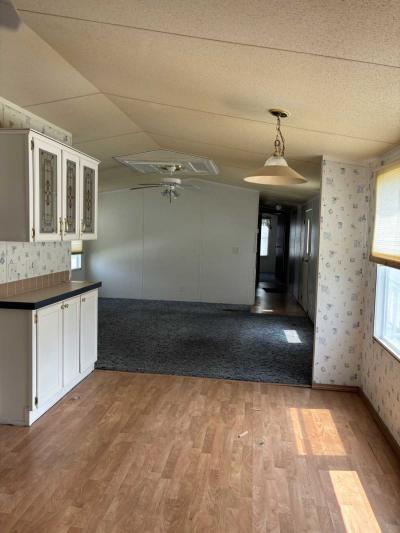 Photo 5 of 8 of home located at 1610 E. Robinson Rd. #36 Knoxville, IA 50138