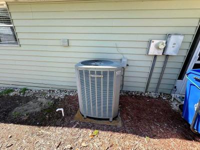 Photo 5 of 32 of home located at 25 Harbor Oaks Dr Fruitland Park, FL 34731