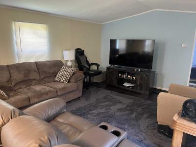 Photo 4 of 16 of home located at 423 Laporte Ct. Rochester Hills, MI 48307
