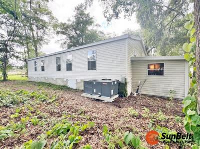 Photo 5 of 50 of home located at 1832 NW 46th Circle Lot 311 Ocala, FL 34472