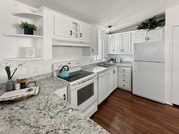 1993 Cavco Manufactured Home