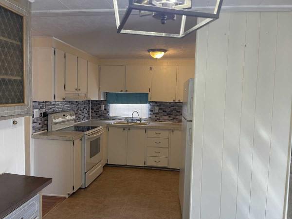 1971 2BD/1.5BA Mobile Home