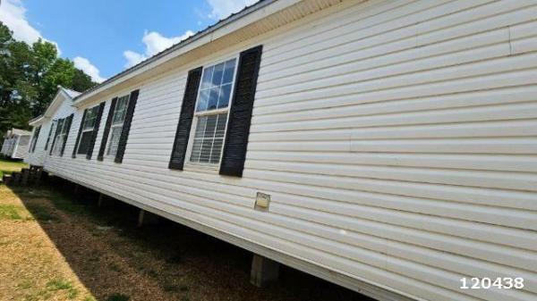 Photo 1 of 2 of home located at Columbus Mobile Home Broker I Po Box 9647 Columbus, MS 39705