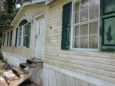 Mobile Home at 150 Hwy 18W Bay Springs, MS 39422