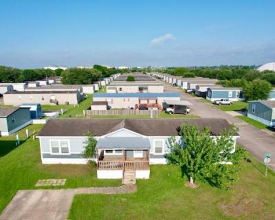 Mobile Home at Briarwood Estates Mhc 2300 Ward Bend Rd Trlr 879 Sealy, TX 77474