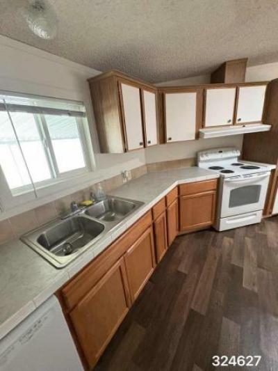Mobile Home at Hollywood Estates Mh Park 4397 Bren Loop NE Salem, OR 97305