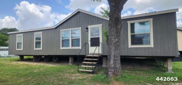 Photo 1 of 2 of home located at Apple Mobile Home Express Inc. 2416 N Highway 175 Seagoville, TX 75159