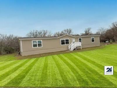 Mobile Home at 585 County Rd 6753 Devine, TX 78016