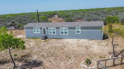 Mobile Home at 1426 Texas Hwy 359 San Diego, TX 78384