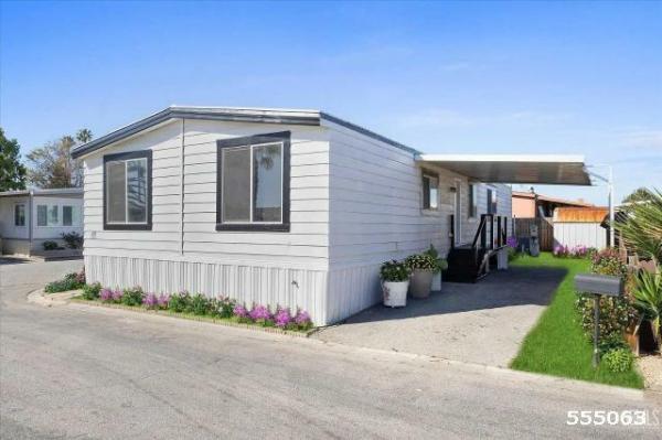 1981 COMMODORE Mobile Home For Sale