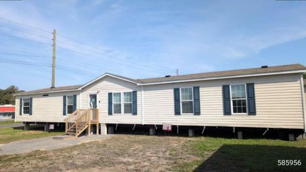 Photo 1 of 2 of home located at Mobile Home Headquarters Llc 4835 S Pine Ave Ocala, FL 34480