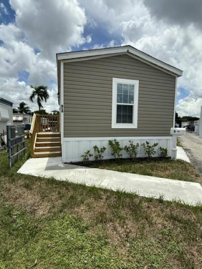 Mobile Home at 6101 Cleveland Street, #D14 Hollywood, FL 33024