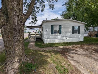 Photo 2 of 21 of home located at 71 Country Elms Est. Galesburg, IL 61401