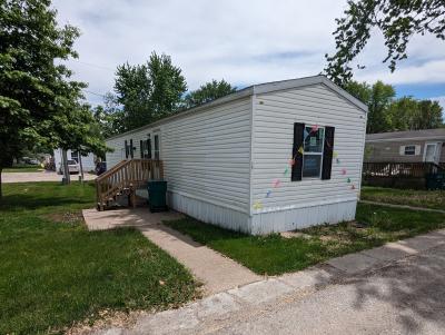 Mobile Home at 19 Country Elms Est. Galesburg, IL 61401