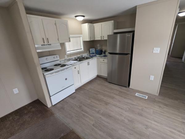 2006 Holly Park mobile Home