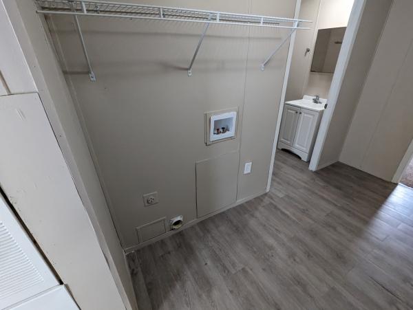 2006 Holly Park mobile Home