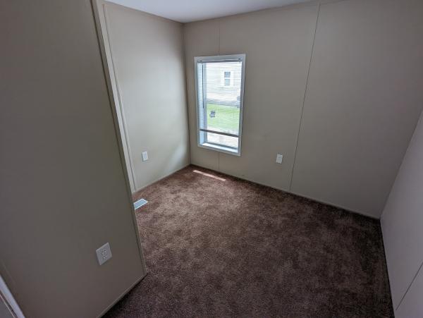 2006 Holly Park mobile Home