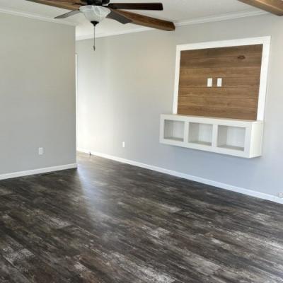 Photo 4 of 8 of home located at 316 Sycamore Loop Campbellsville, KY 42718
