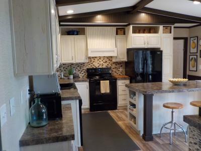 Photo 4 of 17 of home located at 11555 Culebra Road Site #454 San Antonio, TX 78253