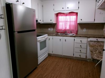 Photo 5 of 14 of home located at 7100 Ulmerton Rd Lot 910 Largo, FL 33771