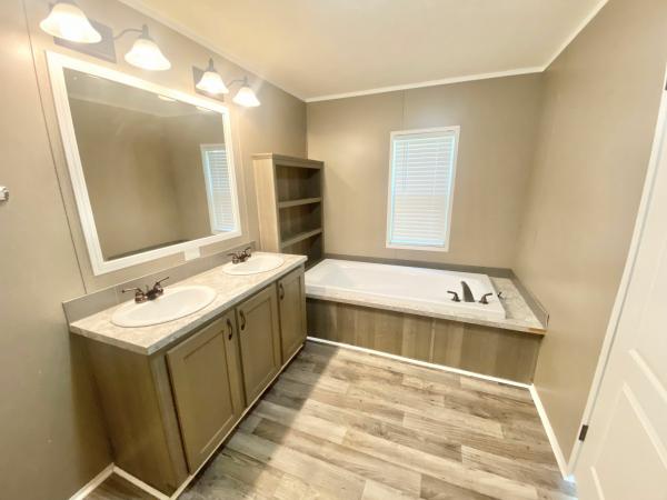 2019 Clayton Homes Inc Yes Mobile Home